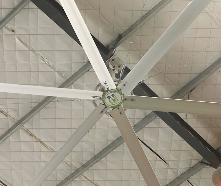 昊柏大型節(jié)能工業(yè)風(fēng)扇的節(jié)電效果明顯